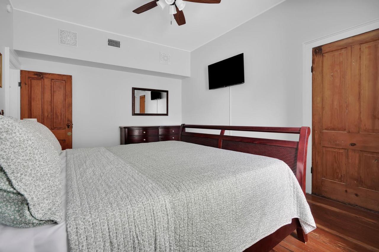 Hot Tub- 80'S Arcade- Pool Table- Historic Downtown- 7 Car Parking Villa St. Augustine Exterior photo