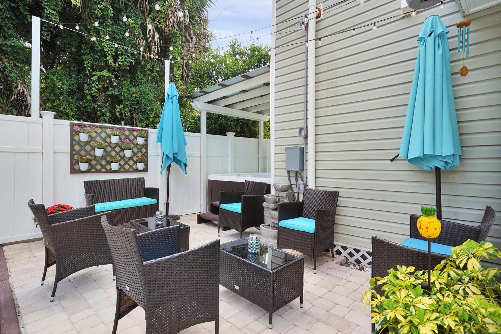 Hot Tub- 80'S Arcade- Pool Table- Historic Downtown- 7 Car Parking Villa St. Augustine Exterior photo